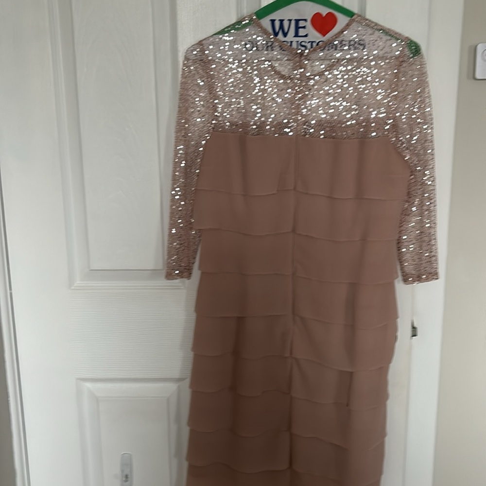 This purple dress is a size 8 - Picture 8 of 8